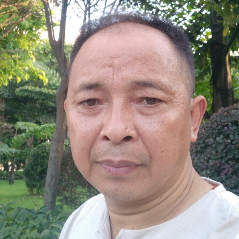 蘩藜演变烂漫的照片