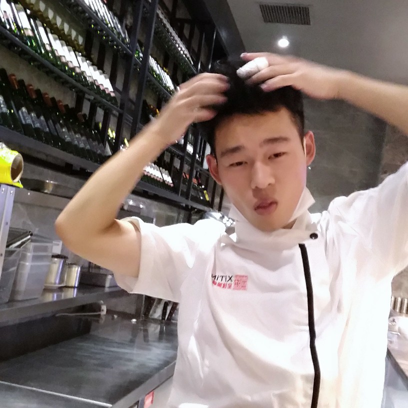 酷炫吃醋大象的照片
