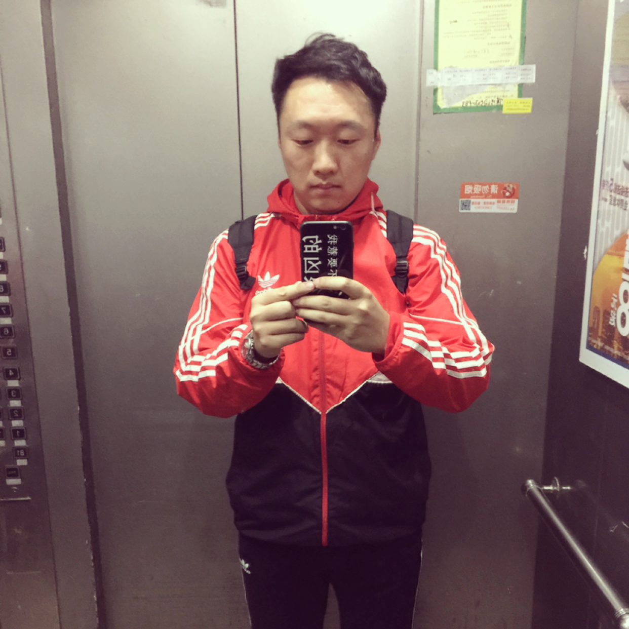 艾斯奥特曼的照片
