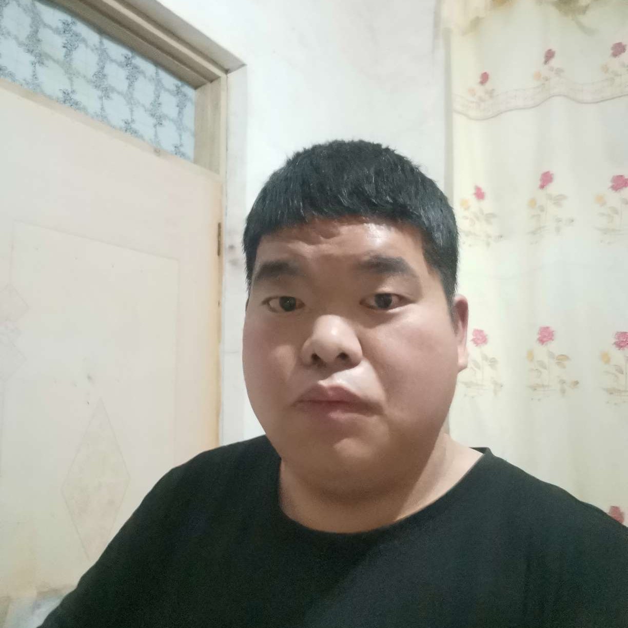草莓遇見瘦瘦的照片
