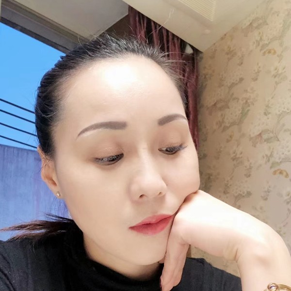高贵等待魔镜的照片