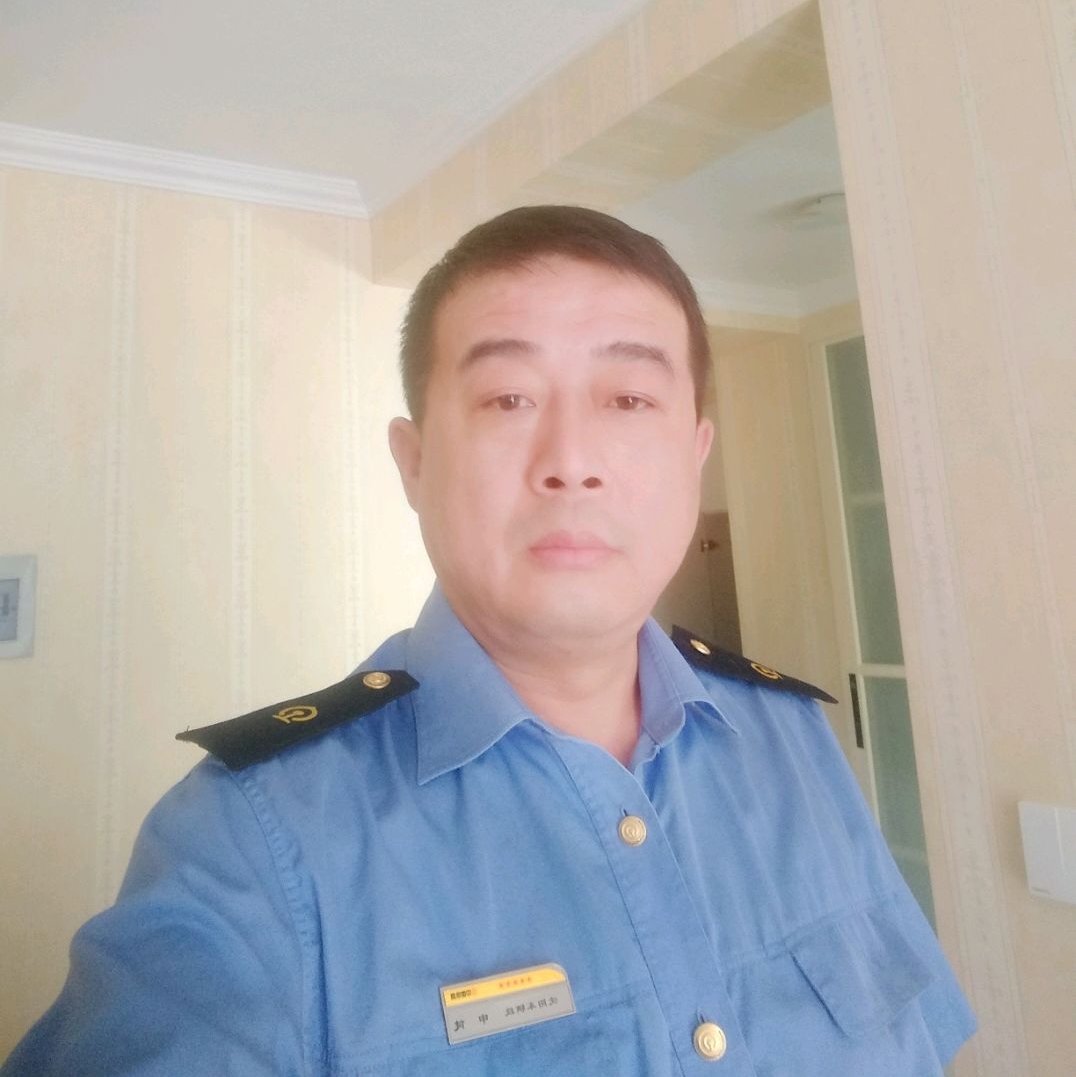 迷路浅吻小鸭子的照片