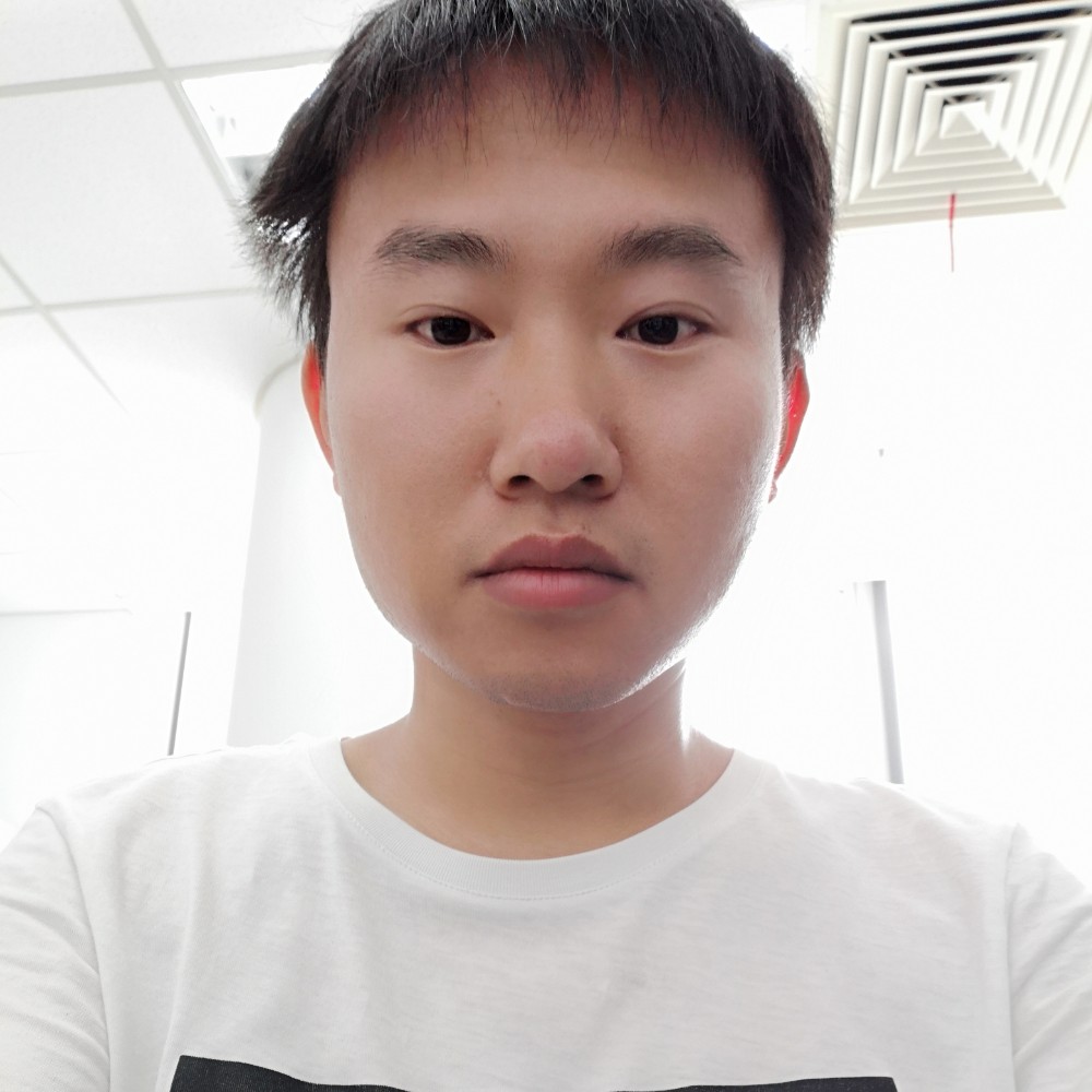 彪壮邂逅小蘑菇的照片