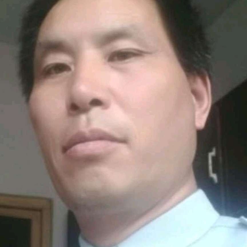 摸金小校的照片