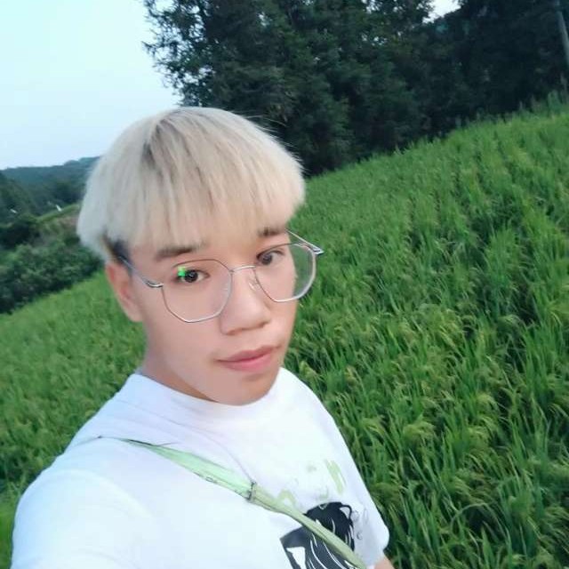 哑铃给喜悦的照片
