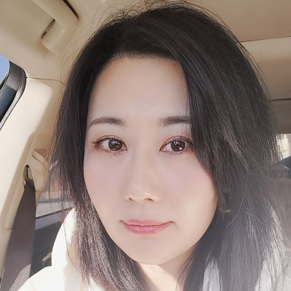 女人V味道的照片