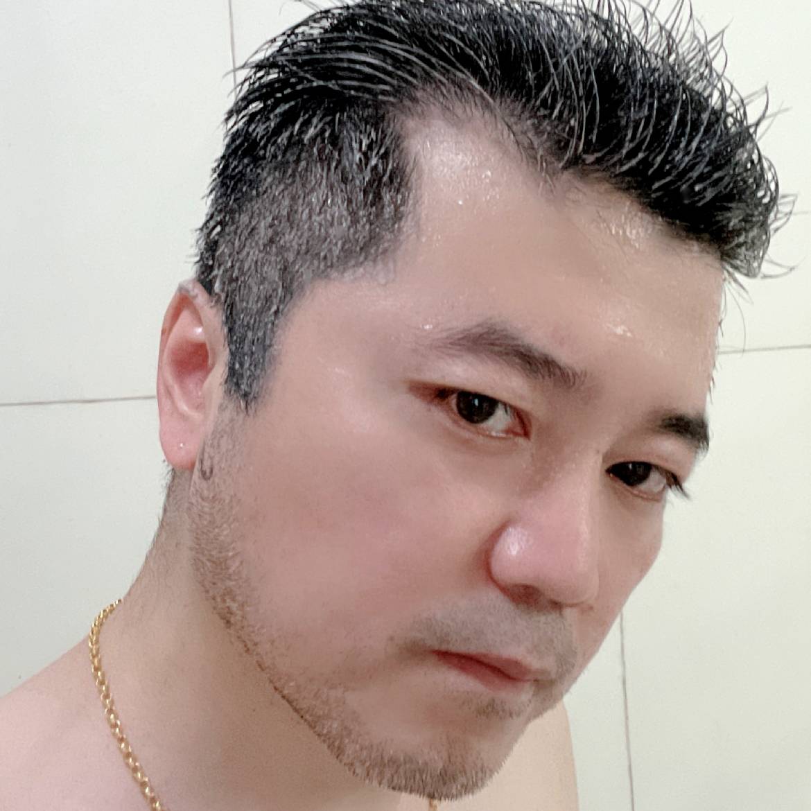 地摊上的猕猴桃的照片