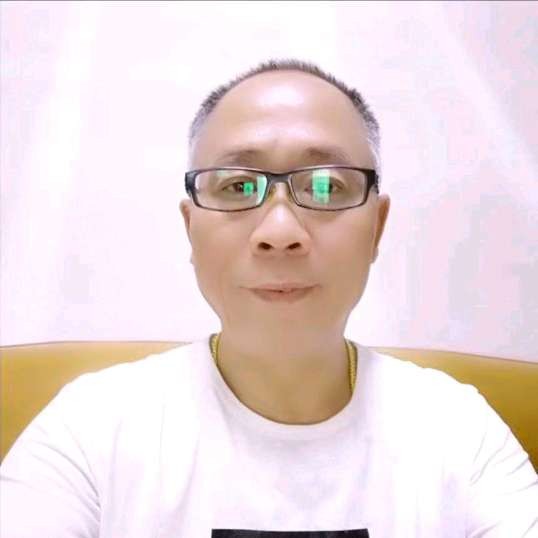 简单愿鸡翅的照片