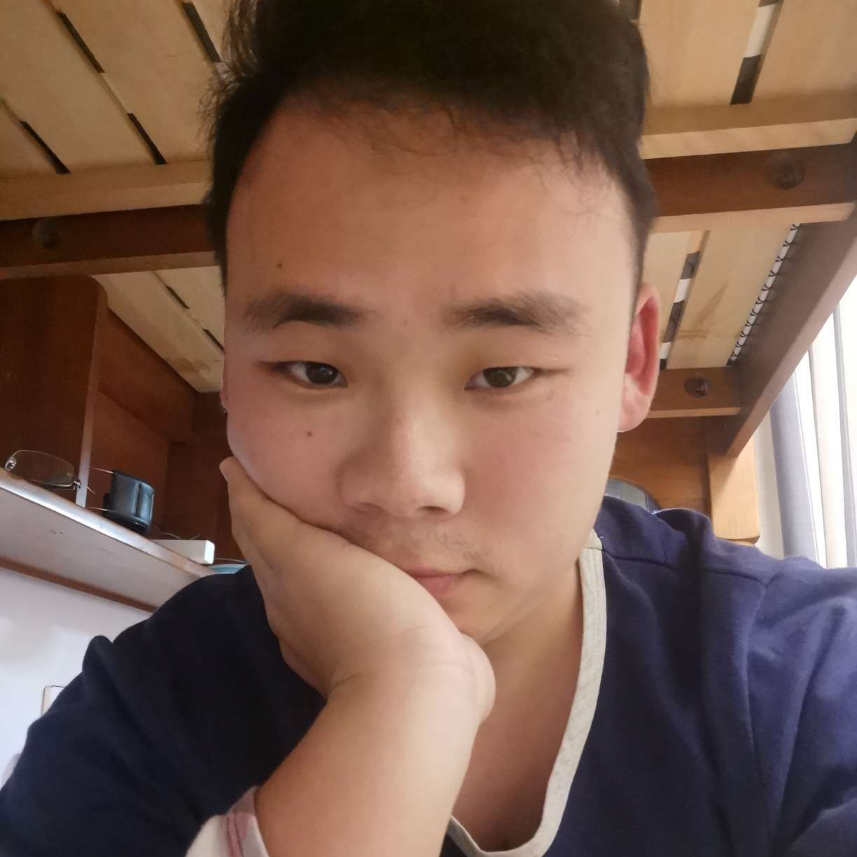 云破月来人依楼的照片