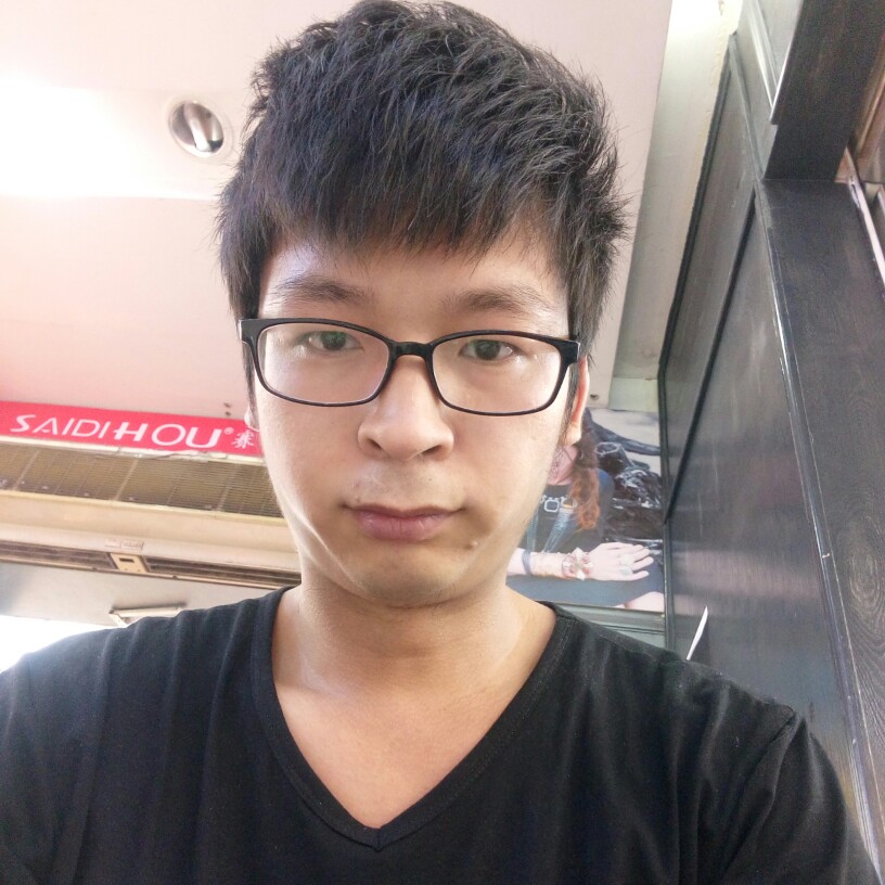 我在土溪河边的照片