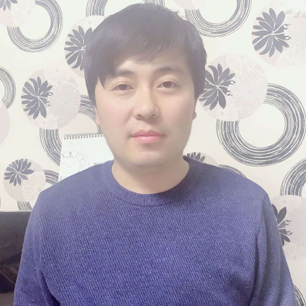 鞋垫扯含蓄的照片