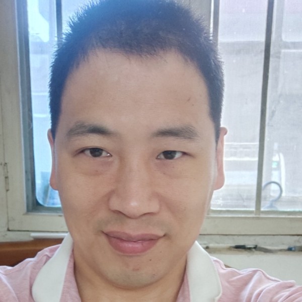会吃的大叔的照片