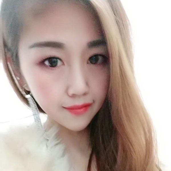 外套邂逅小巧的照片
