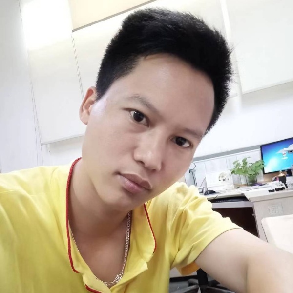 梁俊奇的照片