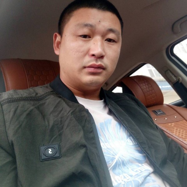 可靠与太阳的照片