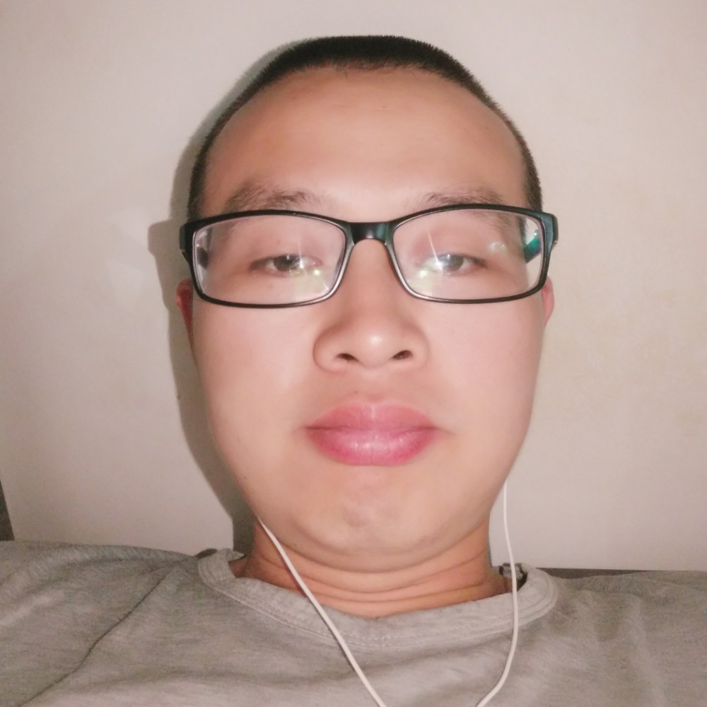 小伙邂逅内向的照片