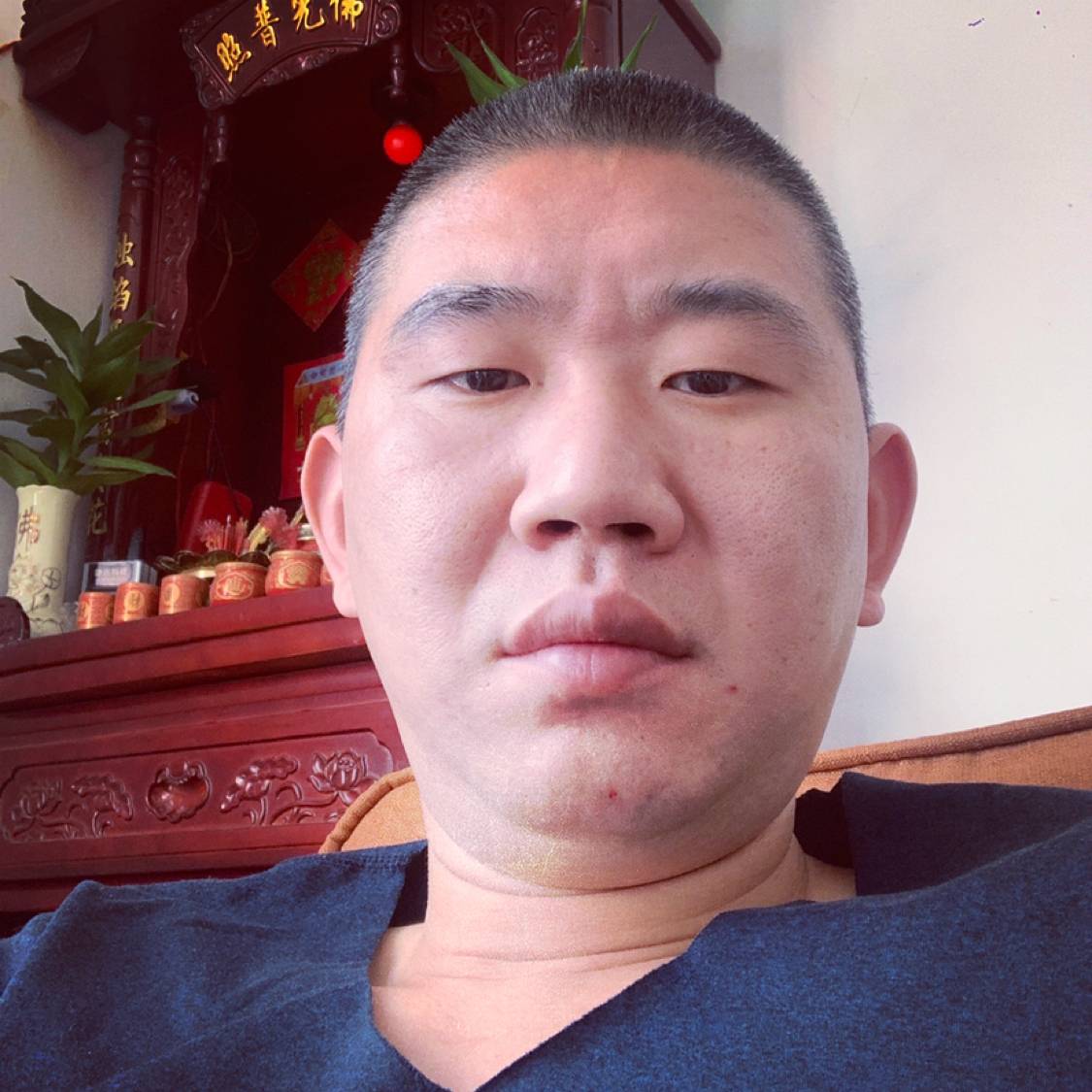巴黎之吻~光头佬的照片