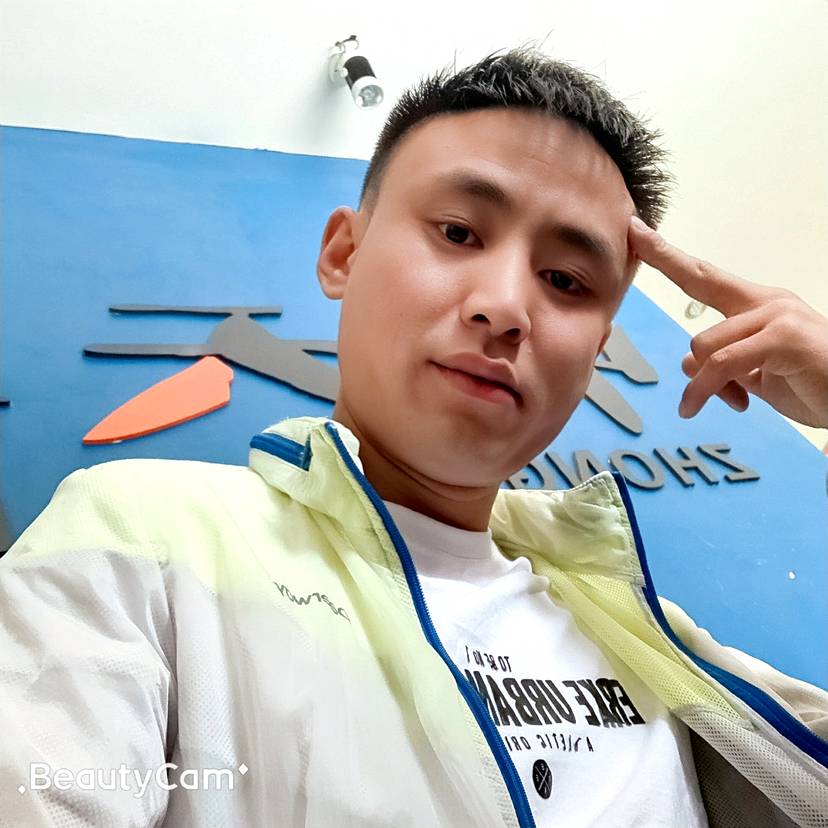 大门吃醋无情的照片