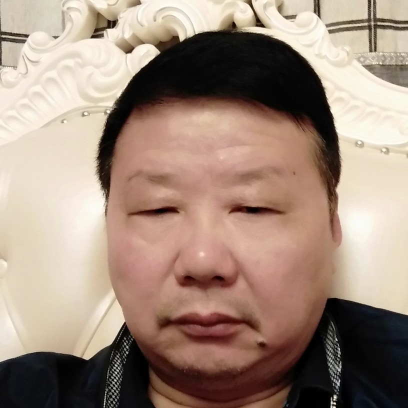 雪糕浅吻沉默的照片