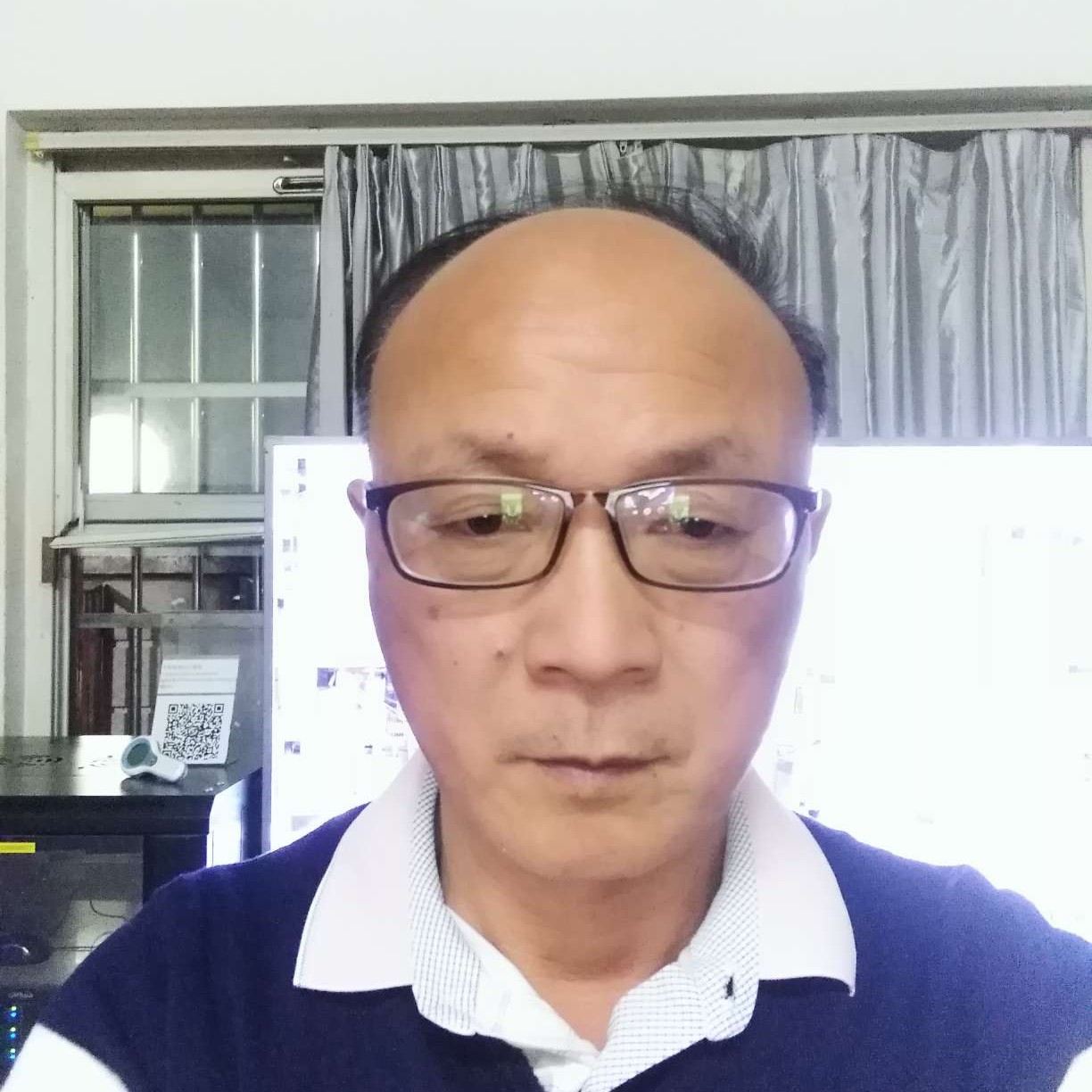 健壮回眸荷花的照片