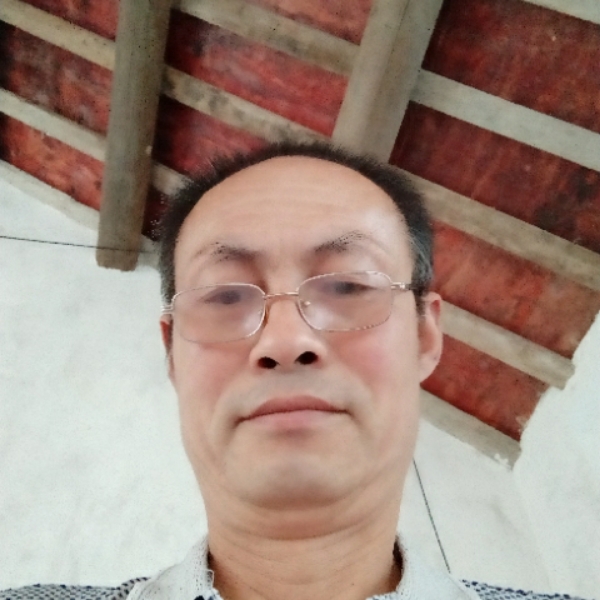 美女回眸大胆的照片