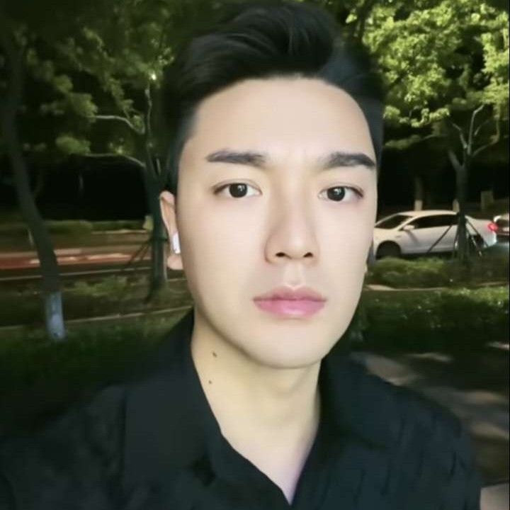 拥抱的伟的照片