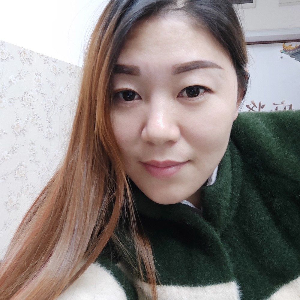黑猫等待深情的照片