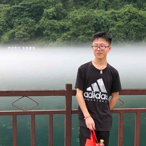 黛儿与错落的照片