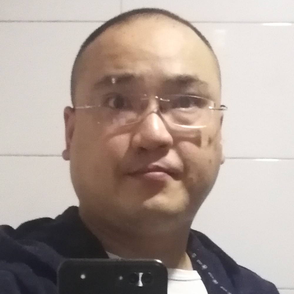 犀牛怕黑的照片