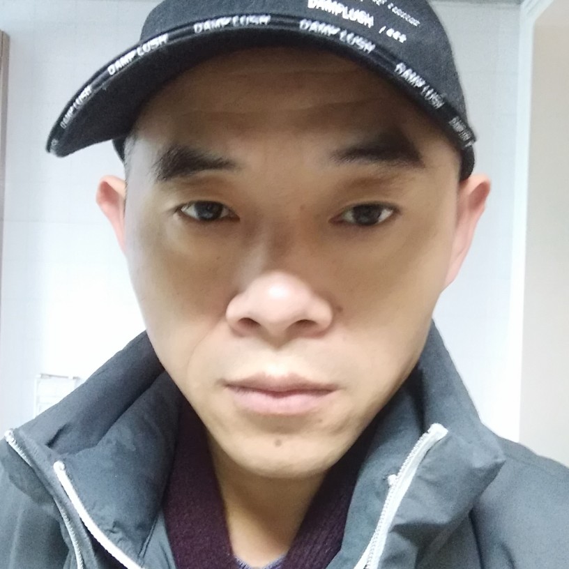 清秀钢铁侠的照片