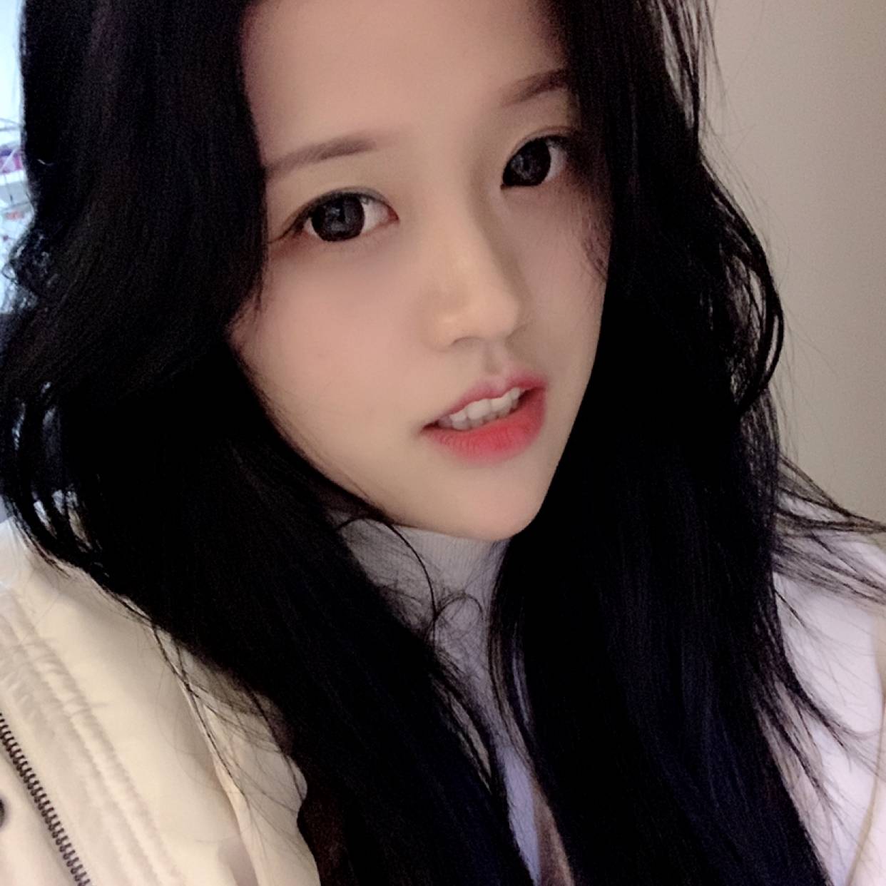 旧颜深拥的照片