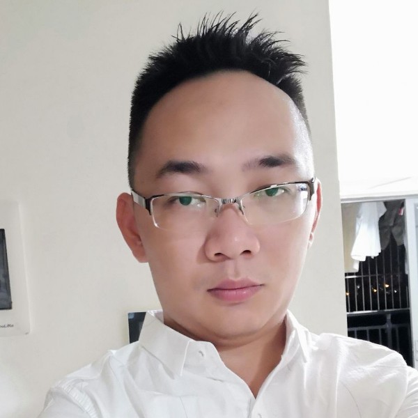 帅气的白猫的照片