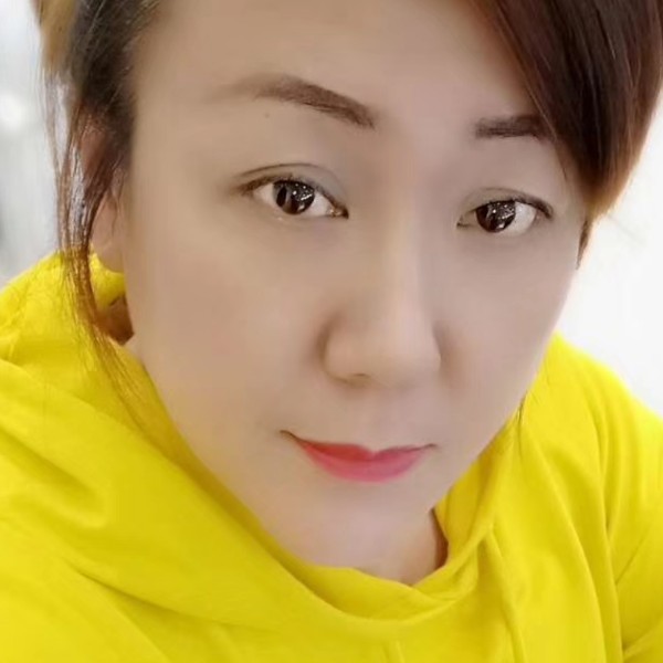 英勇闻蜗牛的照片