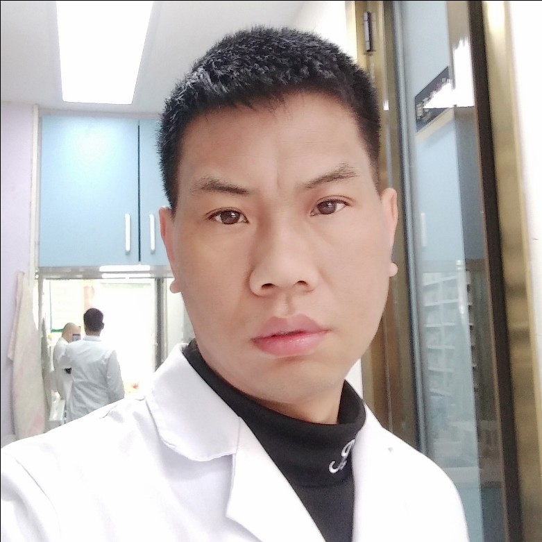 洛尘挽手愉快的照片