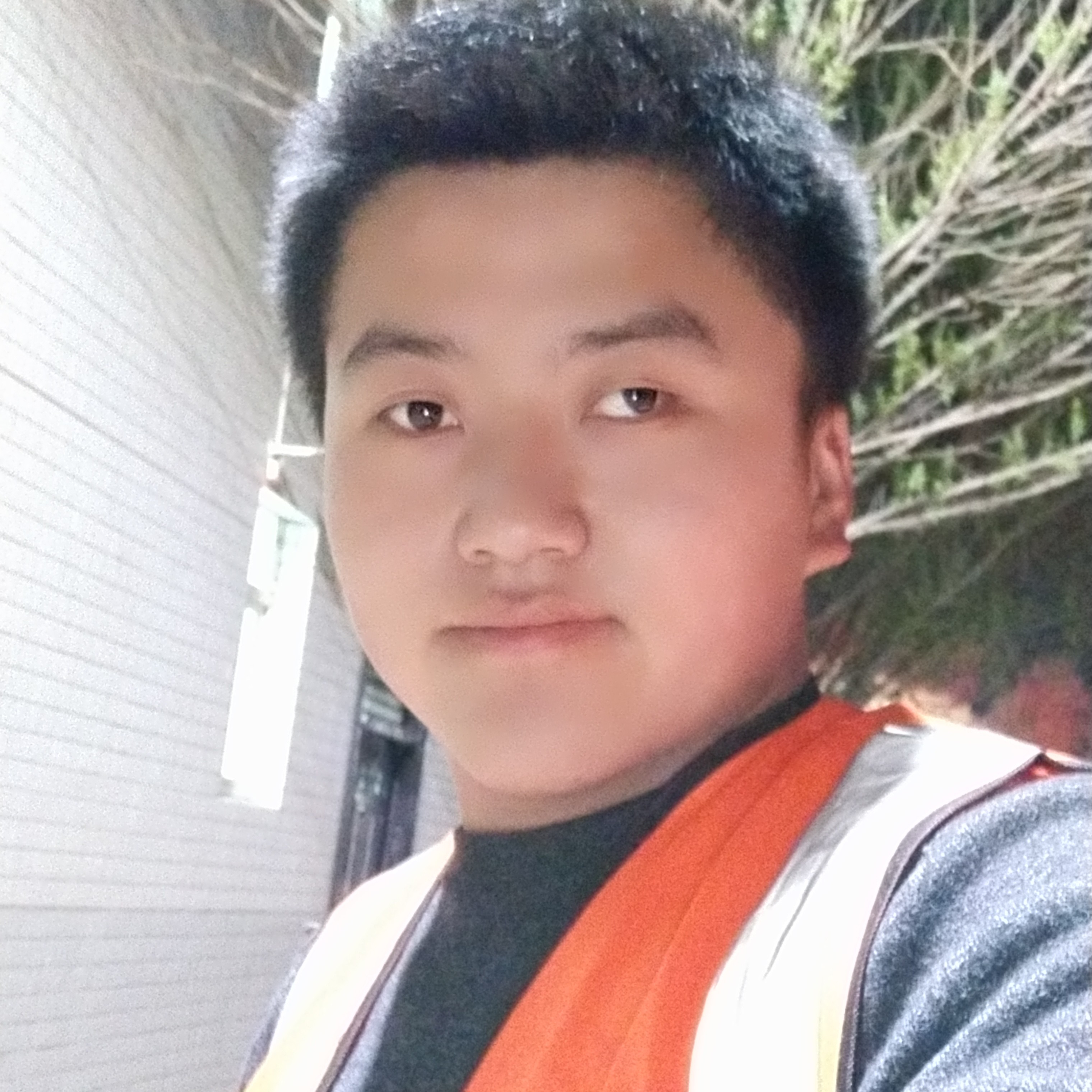 浮波蹙眉酷酷的照片