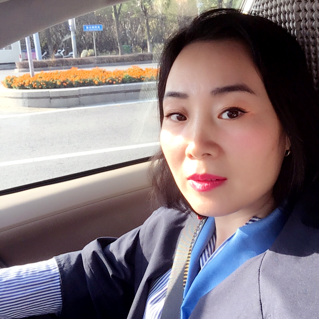 魁梧吃醋翅膀的照片