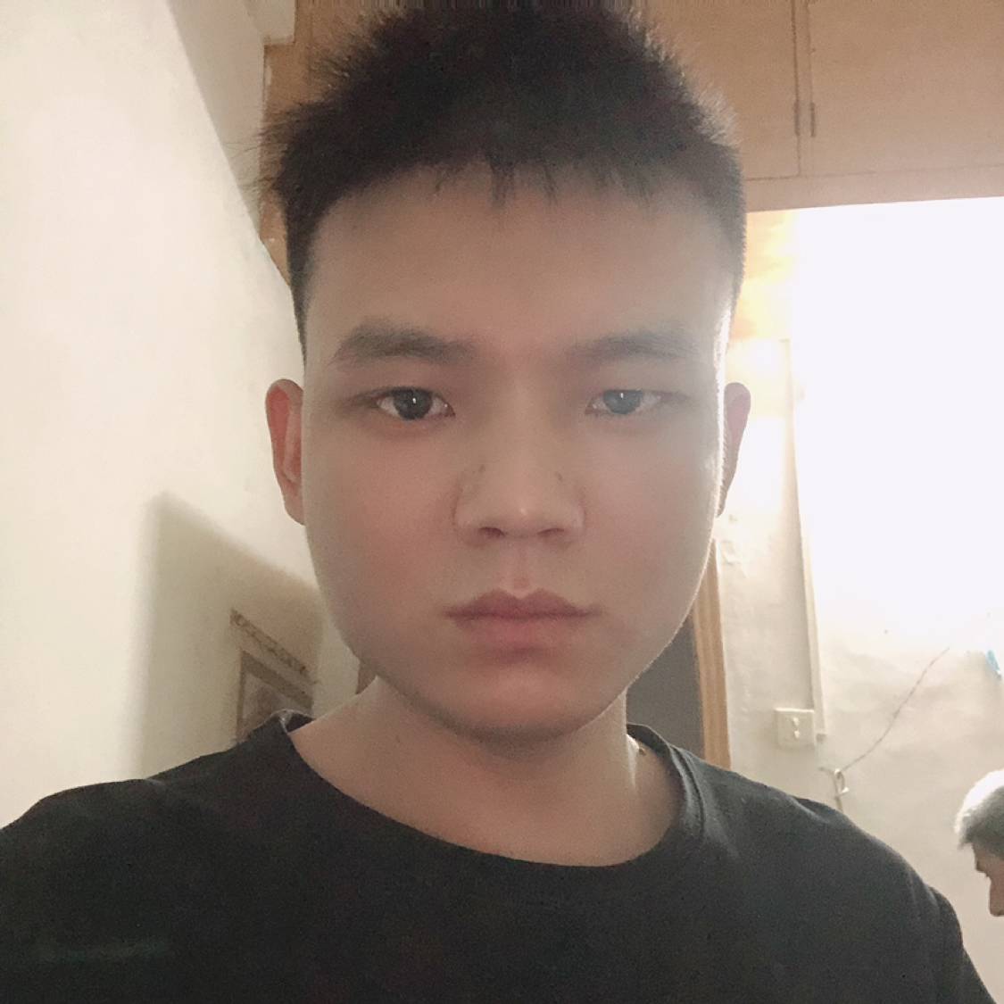 含蓄等待情动的照片