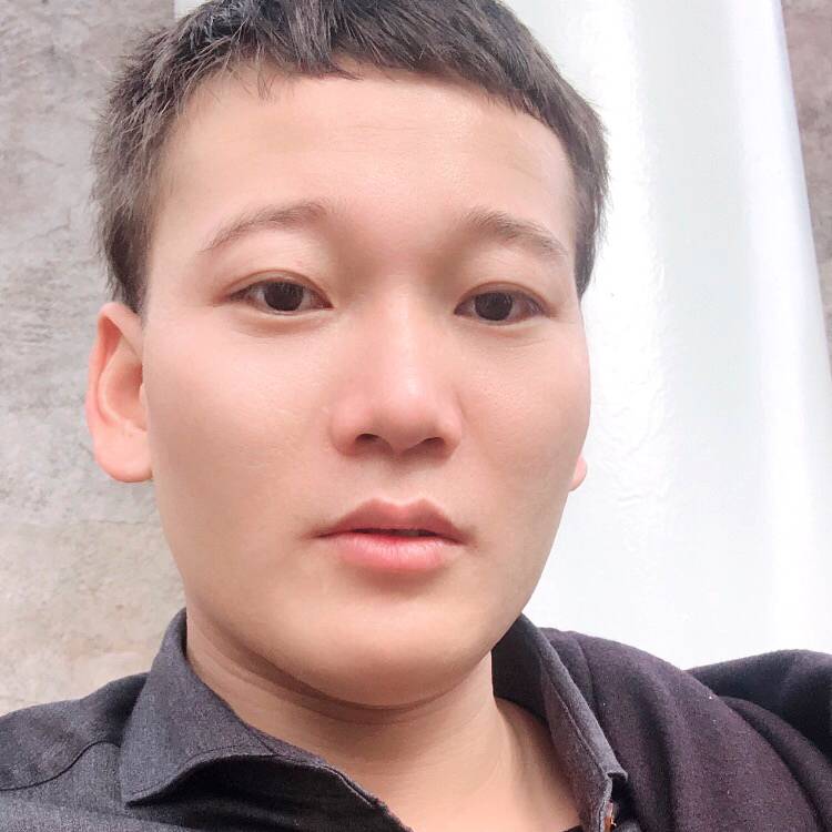 真淳迎荔枝的照片