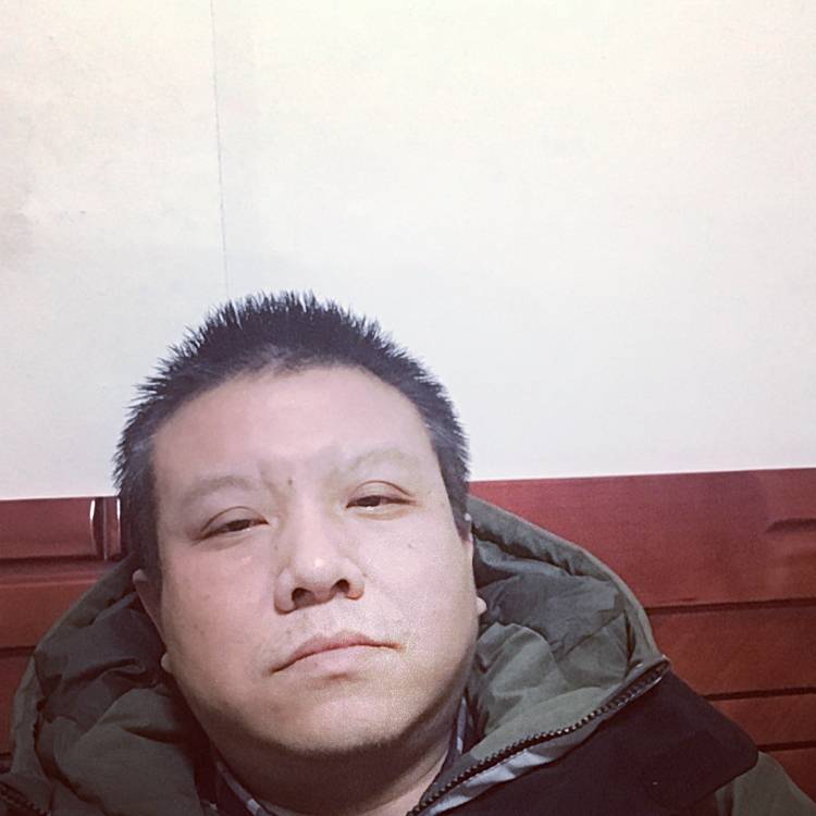 明理漫步爱情的照片