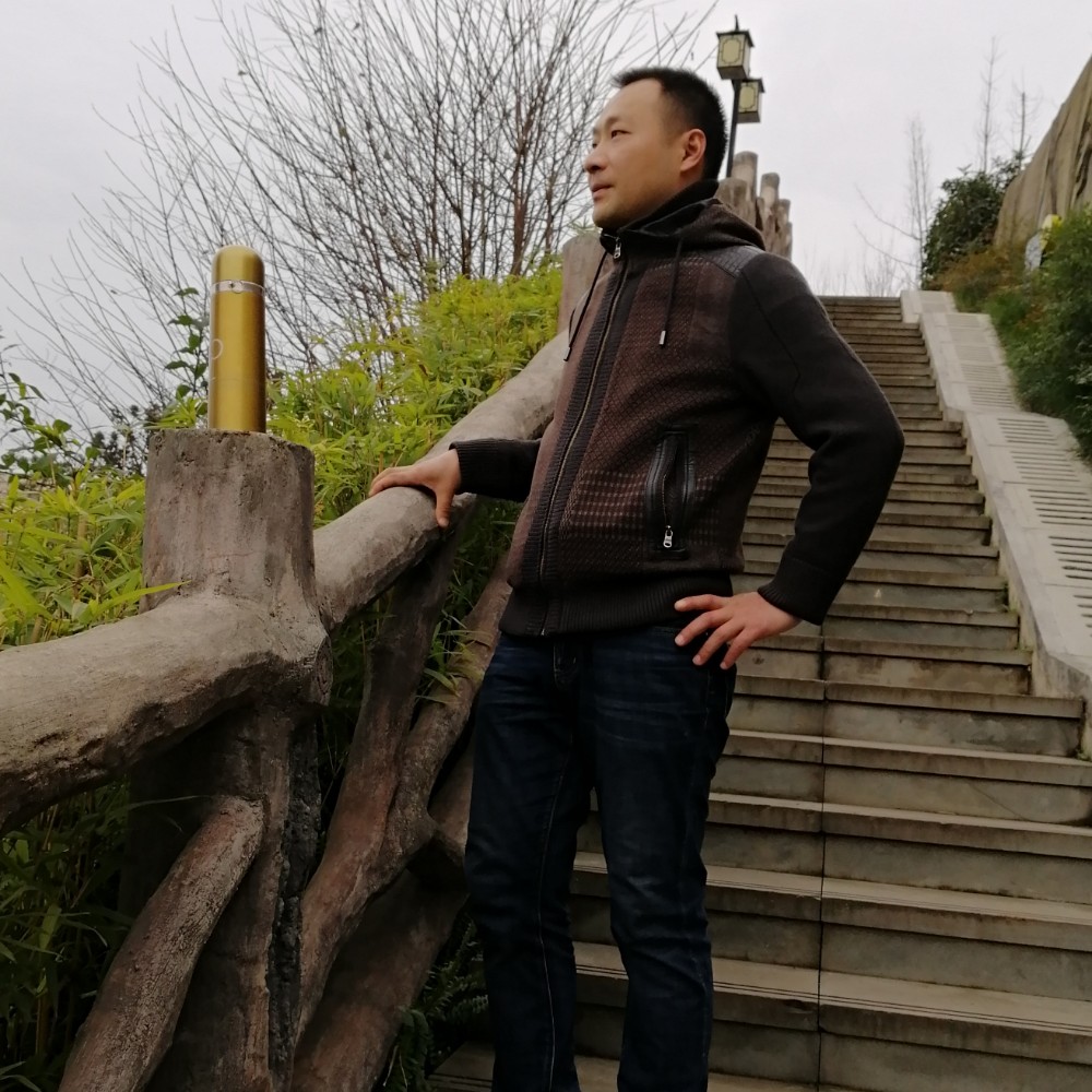 爱过醉玲珑的照片