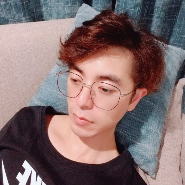 她姓周的照片