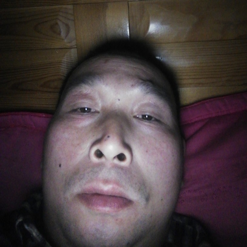 寒冷扯月亮的照片