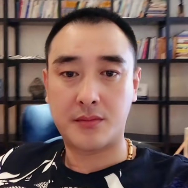 陈照祥。的照片