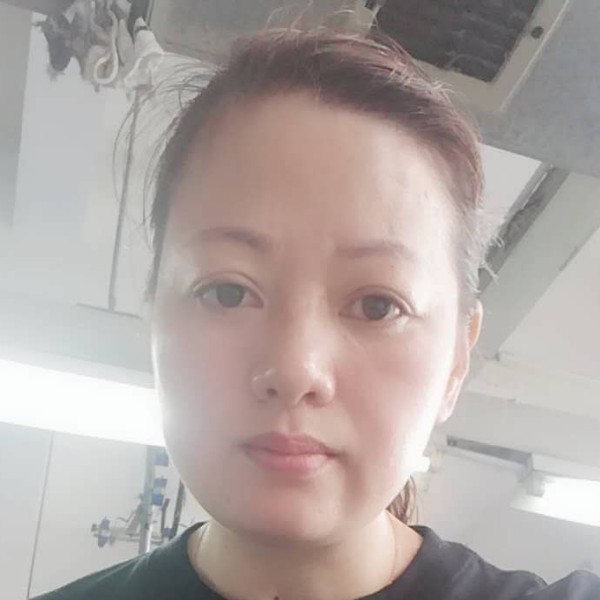 卫玲的照片