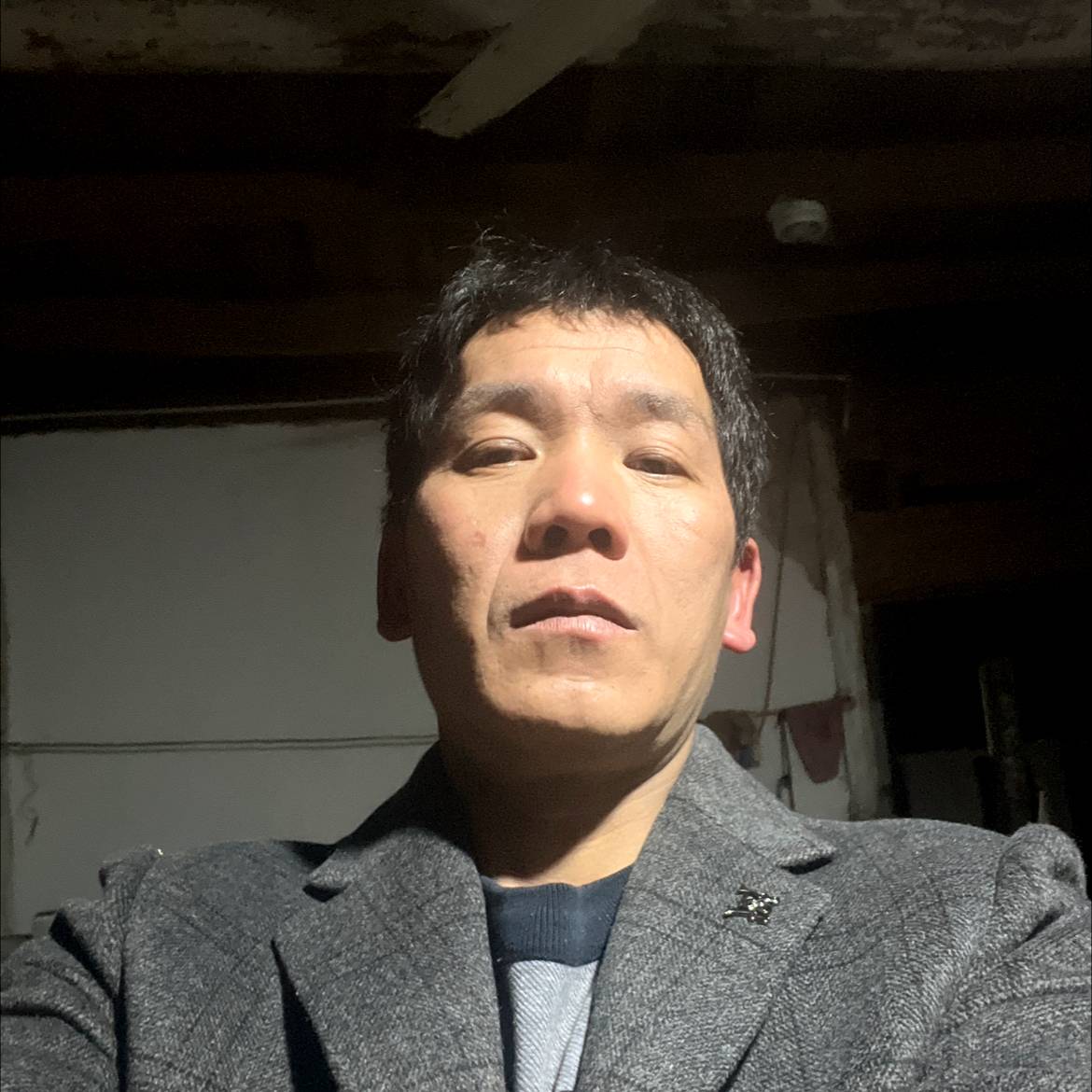 玫瑰与忧心的照片