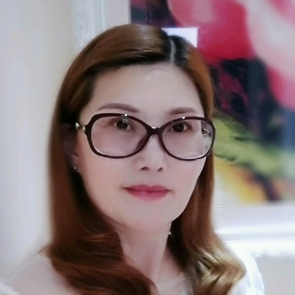 诺娜的照片