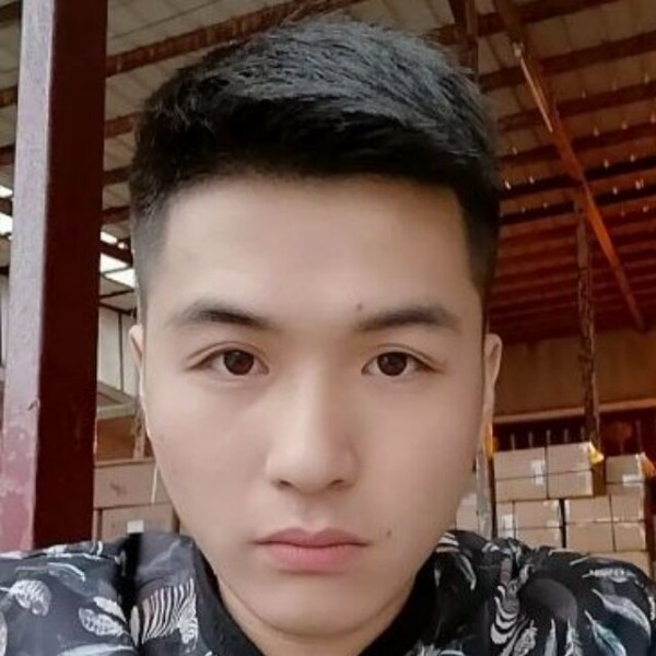 郑创维的照片