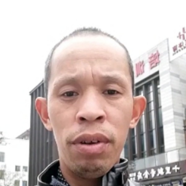 孤独的单身男人的照片