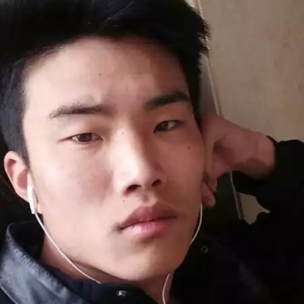 小虾米浅吻活力的照片