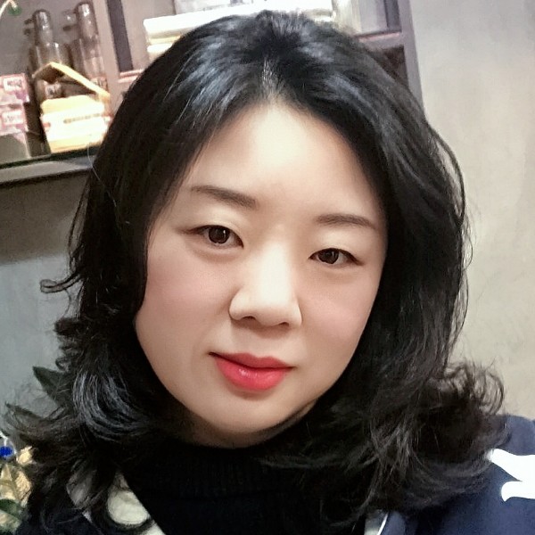 典雅初妆的照片
